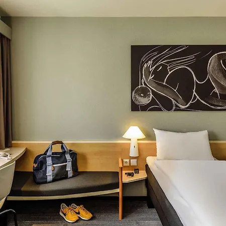 Ibis 3*