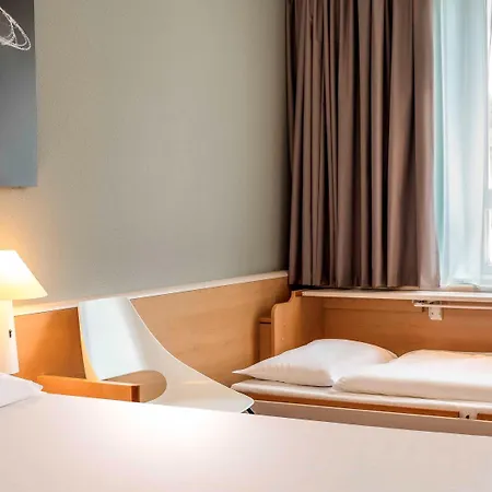 Ibis 3*