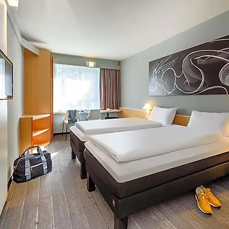 Ibis Hotel 3*