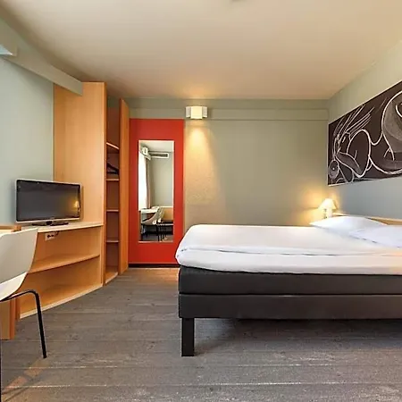Ibis 3*