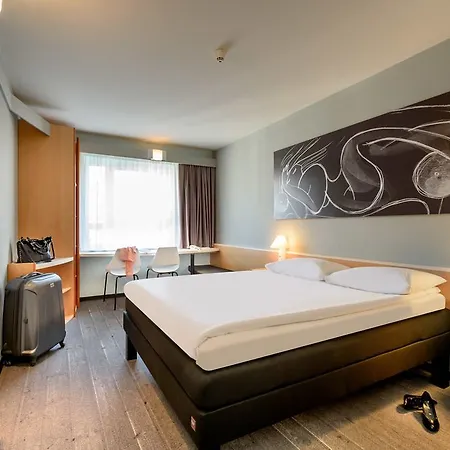 Ibis 3*